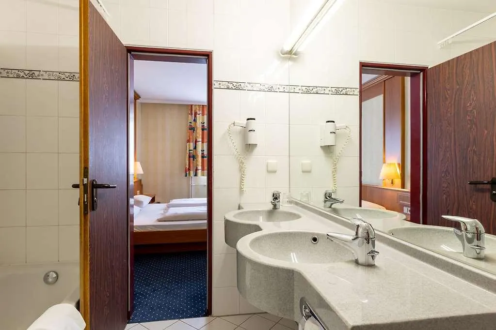 ***  Trip Inn Hotel Frankfurt Airport Rüsselsheim Almanya